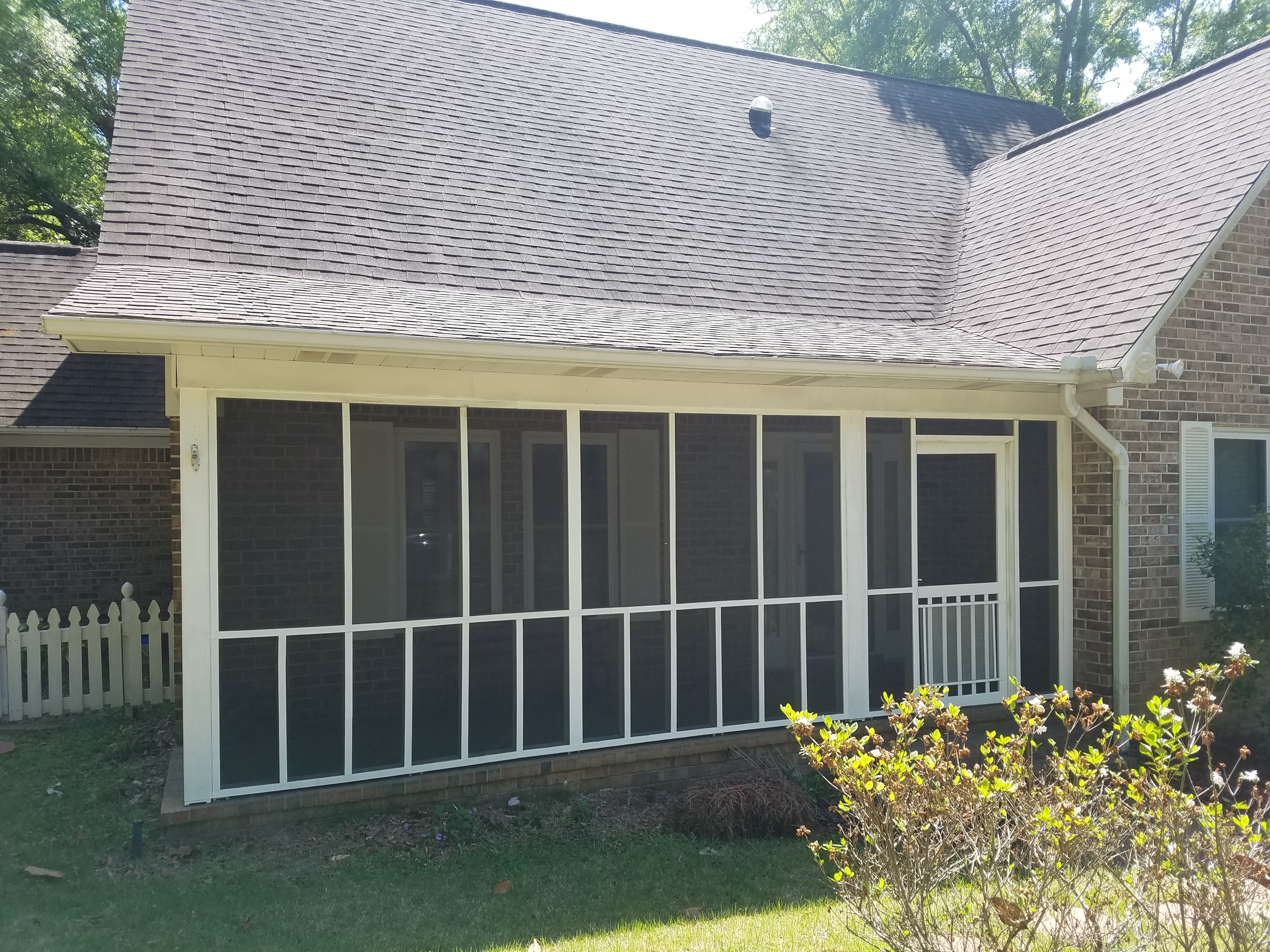 Beachside Screen And Patio