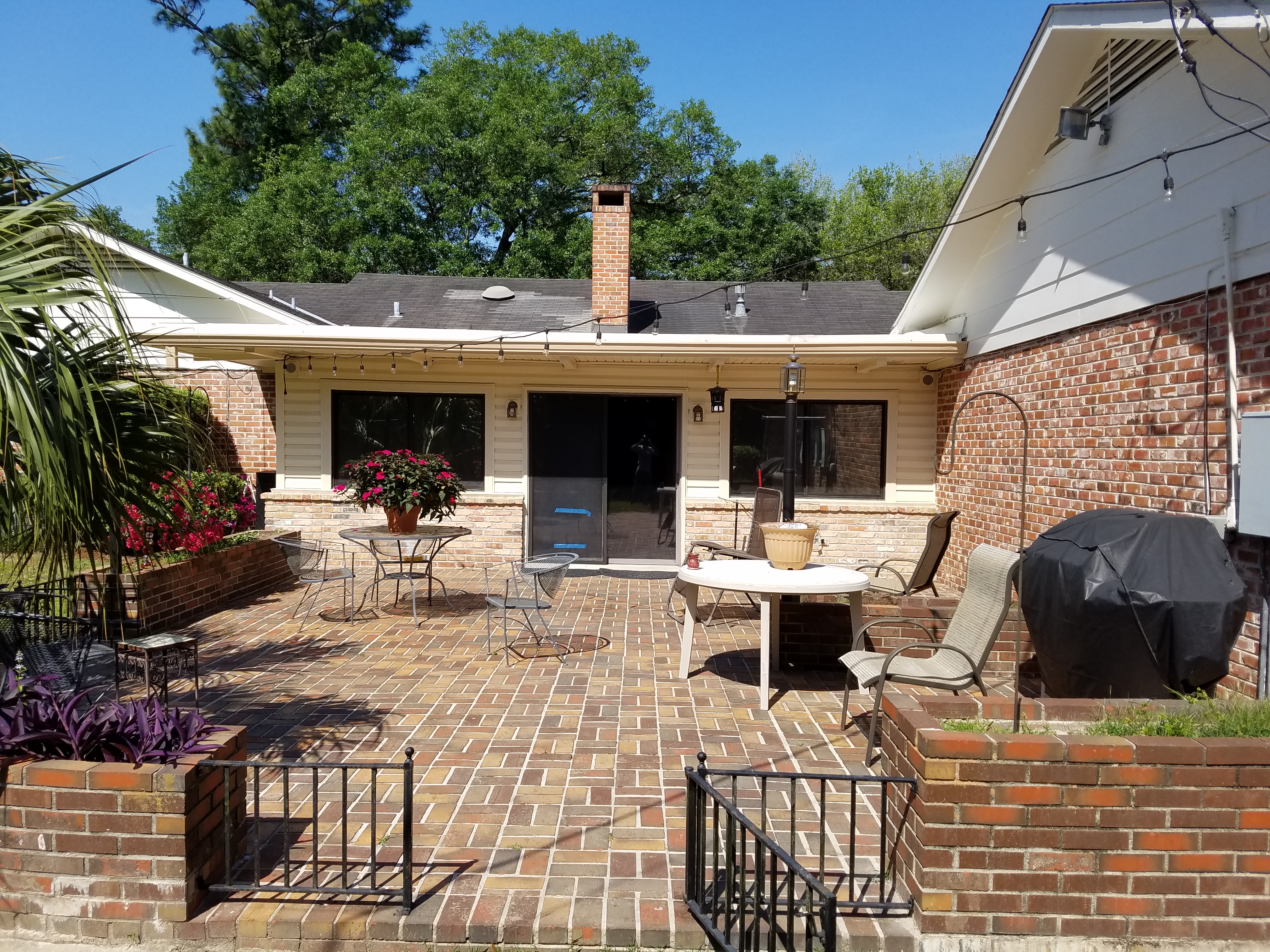 Beachside Screen And Patio