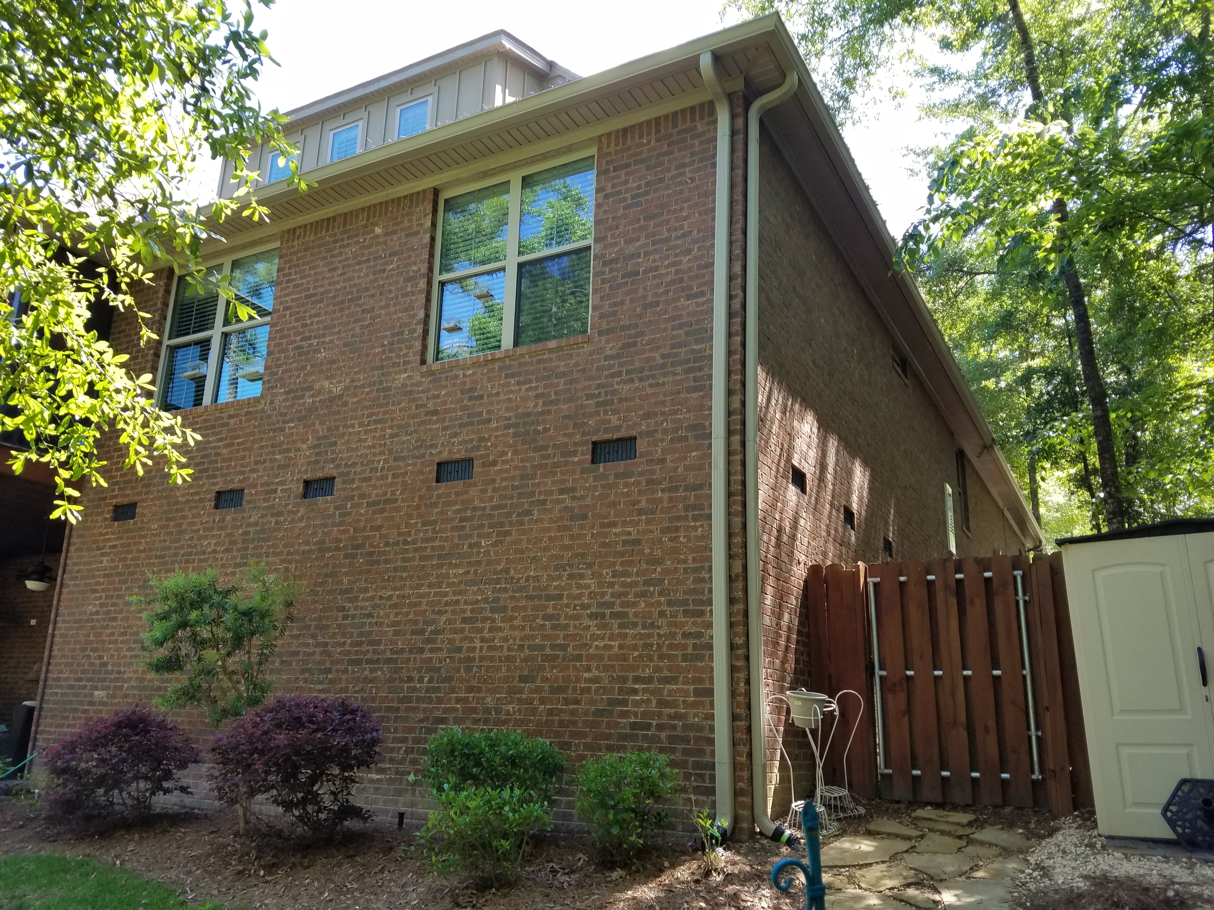 Beachside Screen And Patio